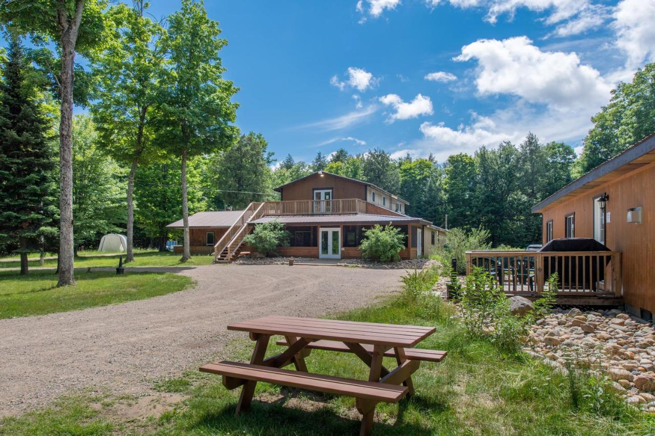 Algonquin Madawaska Lodge Cottage Glamping Cabins Buitenkant foto