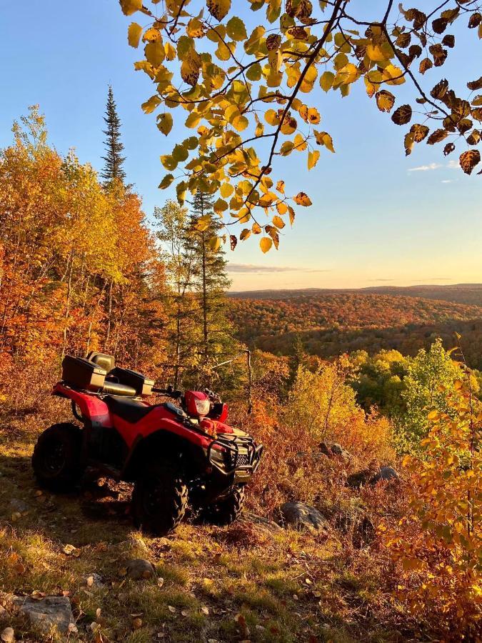 Algonquin Madawaska Lodge Cottage Glamping Cabins Buitenkant foto
