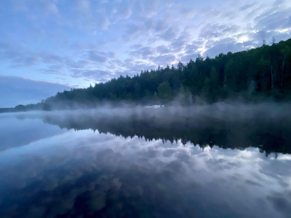 Algonquin Madawaska Lodge Cottage Glamping Cabins Buitenkant foto