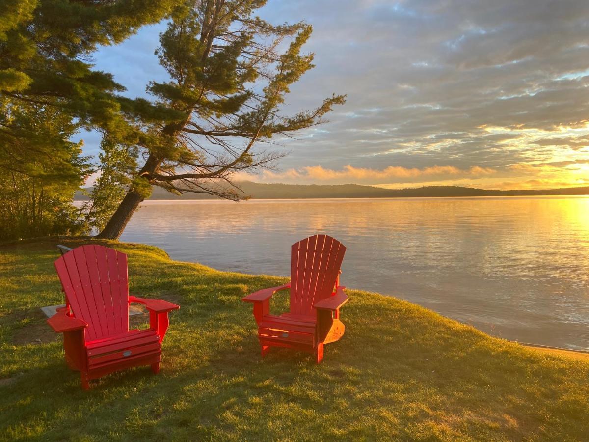 Algonquin Madawaska Lodge Cottage Glamping Cabins Buitenkant foto